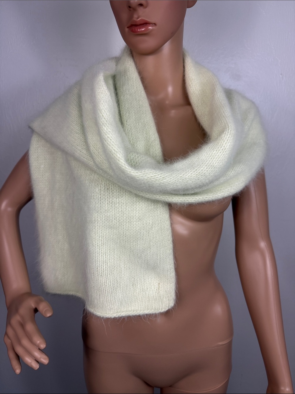 Esprit Pale Green Angora Blend Knit Scarf Soft Fuzzy Winter Wrap 14.5x60 Vintage - Picture 2 of 5